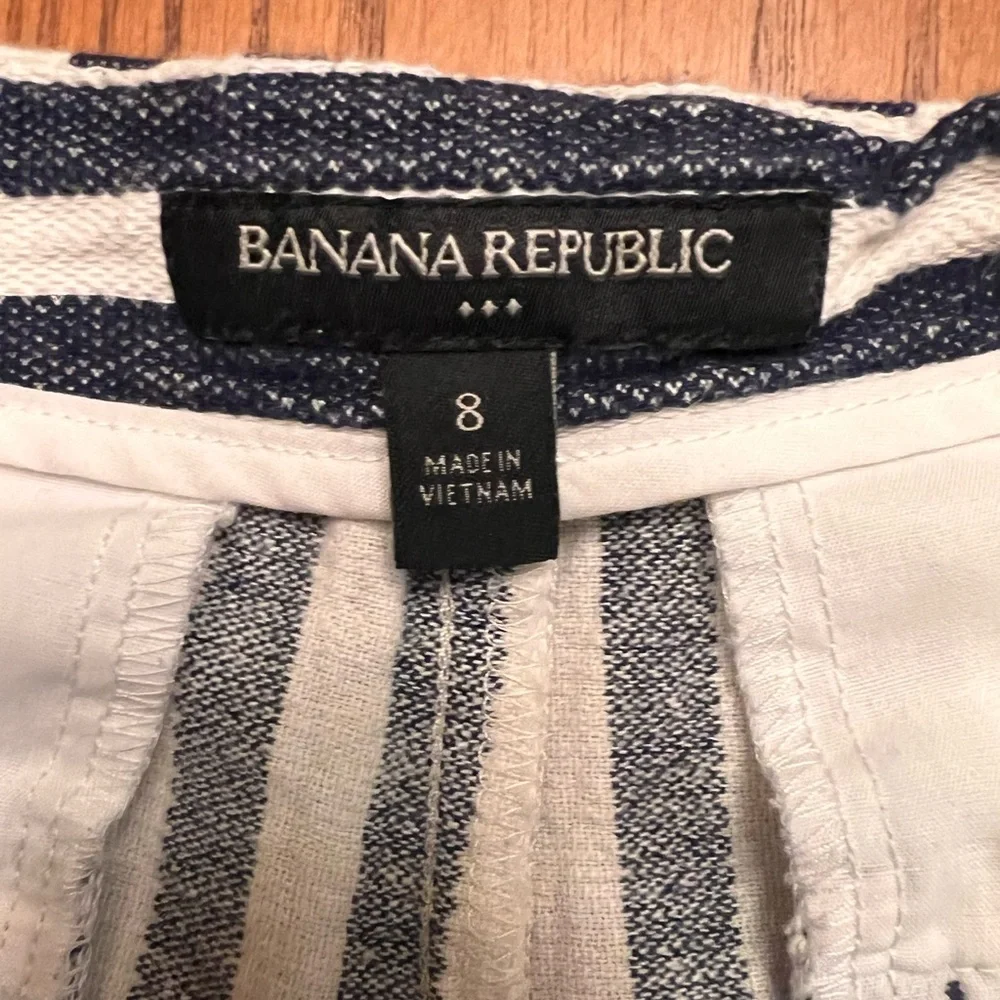 Banana Republic Factory Navy Blue & White‎ Striped Linen 3.5” Shorts Size 8